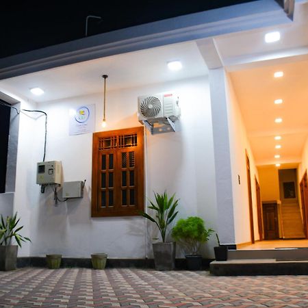 Ocean Grace Bed and Breakfast Arugam Bay Exteriör bild
